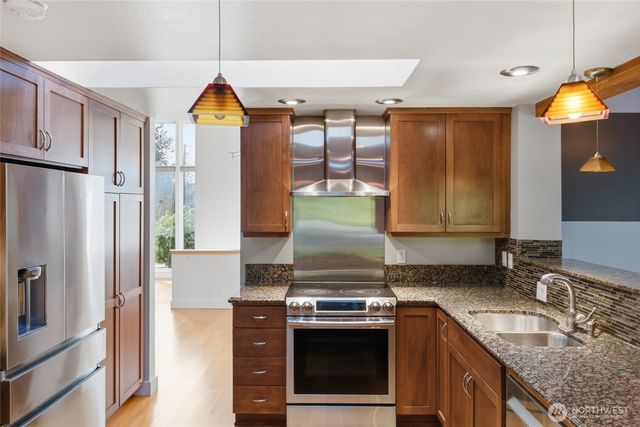 6006 105th Ave NE, Kirkland, WA 98033