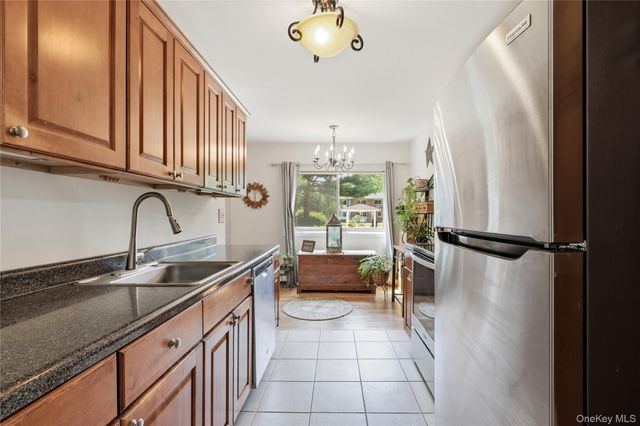 2449 Union Boulevard 39A, Islip, NY 11751