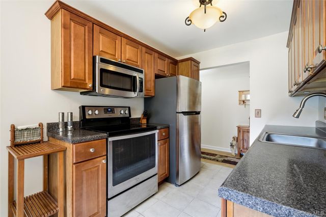 2449 Union Boulevard 39A, Islip, NY 11751