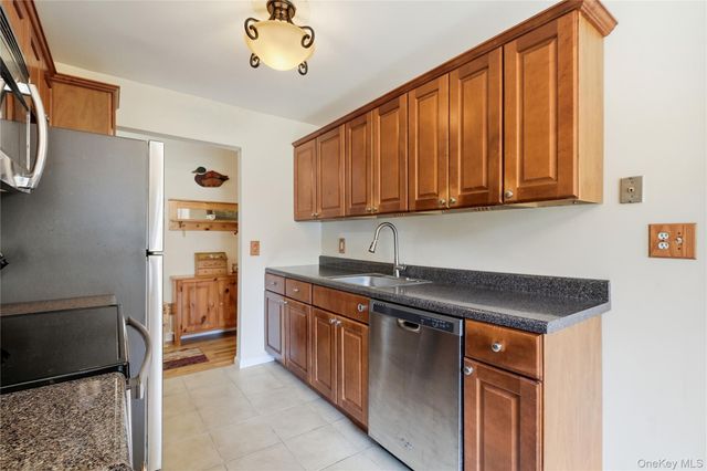 2449 Union Boulevard 39A, Islip, NY 11751