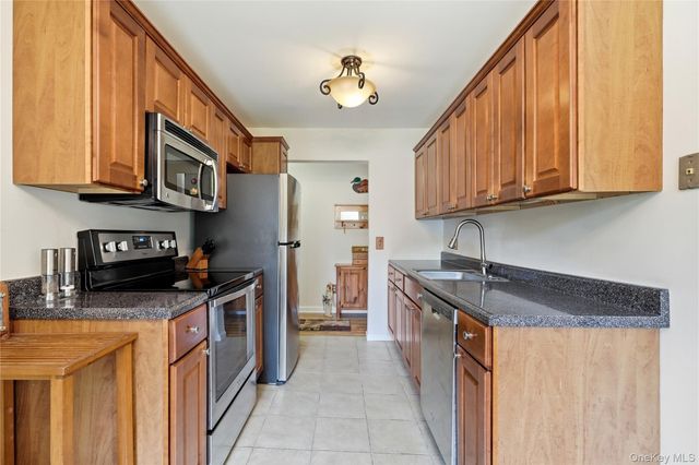 2449 Union Boulevard 39A, Islip, NY 11751