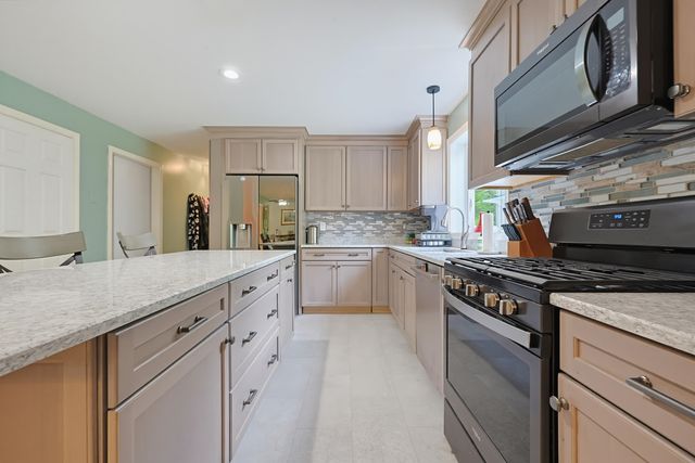 9 Stone Court, Milford, NH 03055