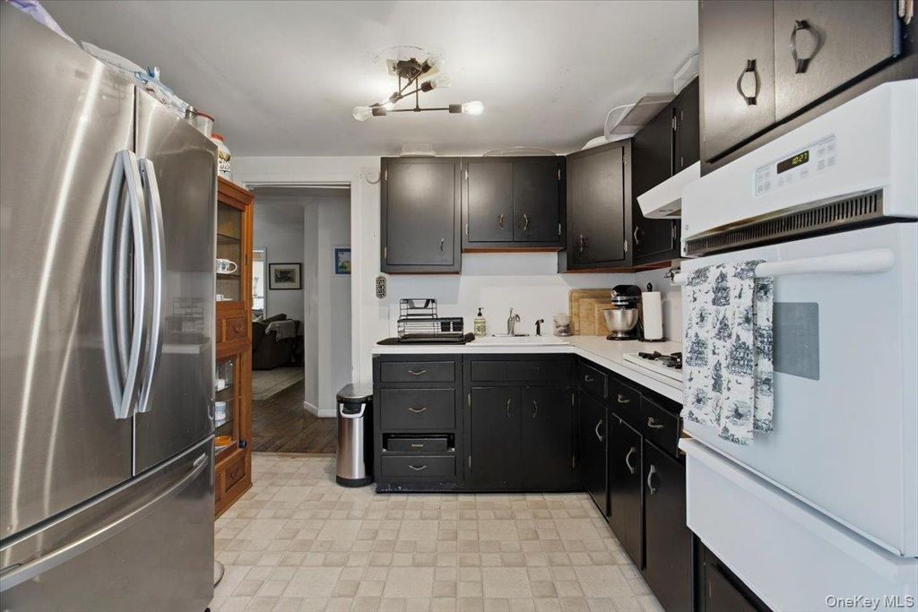 37 Beck Avenue, Rye, NY 10580 — photo 3