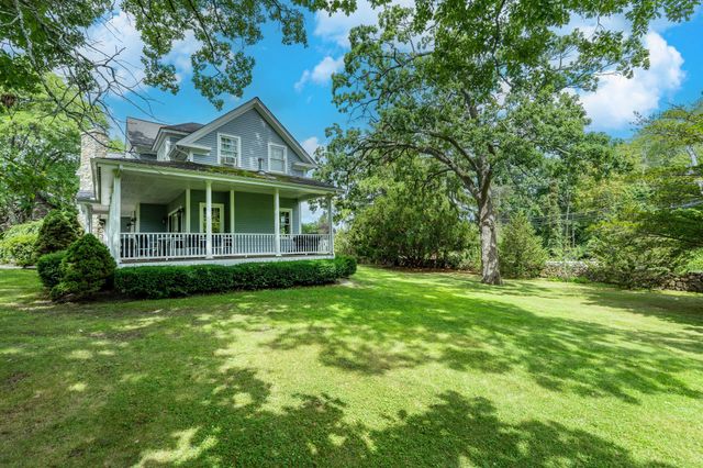 11 Marbleridge Rd, North Andover, MA 01845