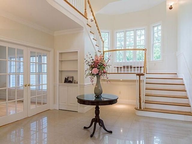 11 Marbleridge Rd, North Andover, MA 01845