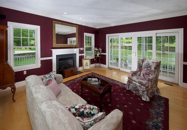 11 Marbleridge Rd, North Andover, MA 01845