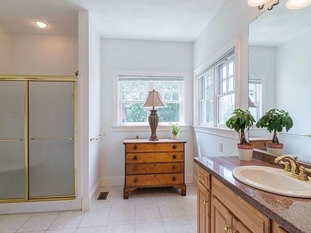 11 Marbleridge Rd, North Andover, MA 01845