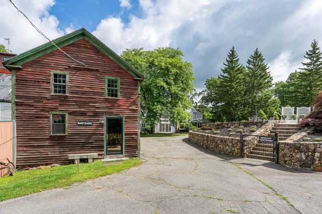 11 Marbleridge Rd, North Andover, MA 01845