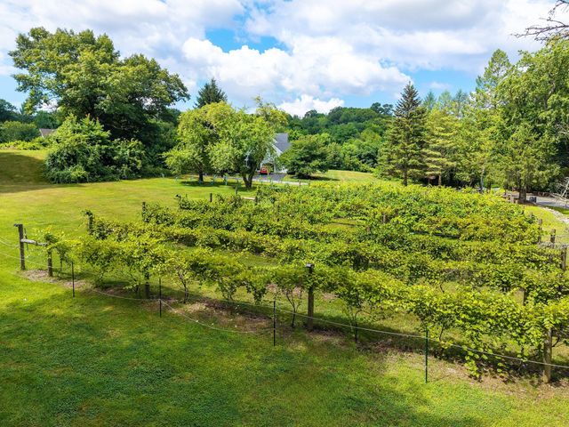11 Marbleridge Rd, North Andover, MA 01845