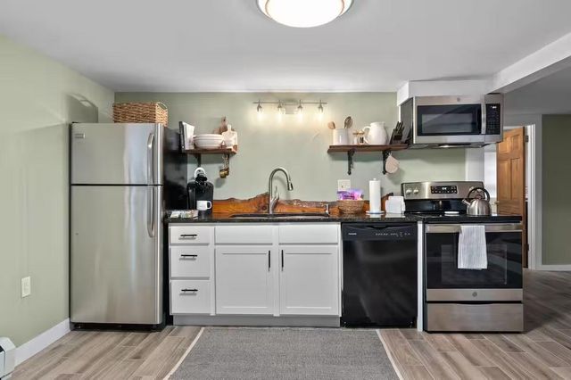 11 Marbleridge Rd, North Andover, MA 01845
