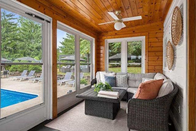 11 Marbleridge Rd, North Andover, MA 01845