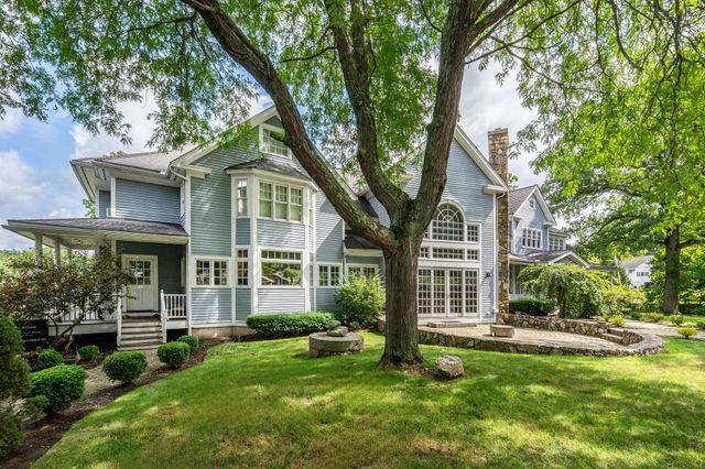 11 Marbleridge Rd, North Andover, MA 01845