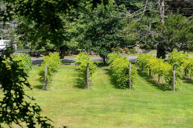 11 Marbleridge Rd, North Andover, MA 01845