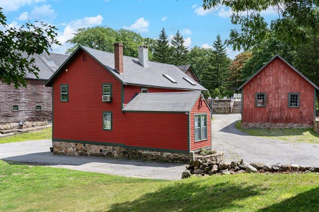 11 Marbleridge Rd, North Andover, MA 01845