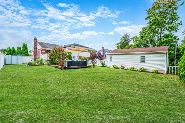 5 Gardenia Drive, Commack, NY 11725