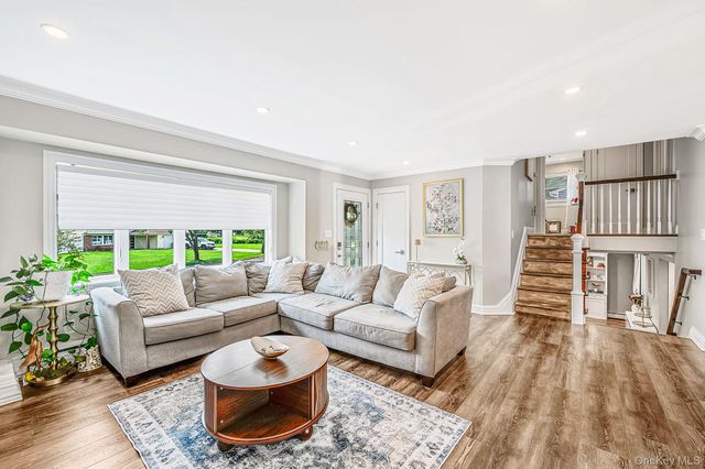 5 Gardenia Drive, Commack, NY 11725