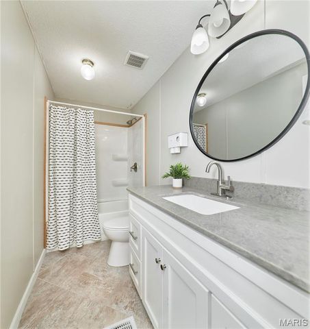 103 E Lark Drive A, Fenton, MO 63026