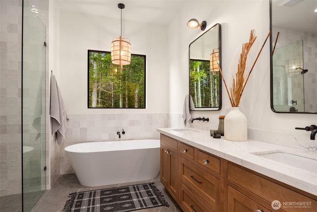 33310 NE 95th Place, Carnation, WA 98014