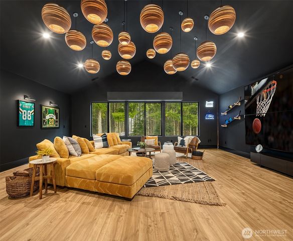 33310 NE 95th Place, Carnation, WA 98014