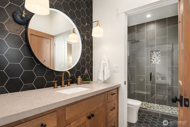 33310 NE 95th Place, Carnation, WA 98014