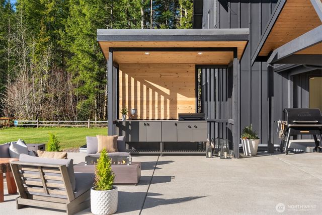 33310 NE 95th Place, Carnation, WA 98014