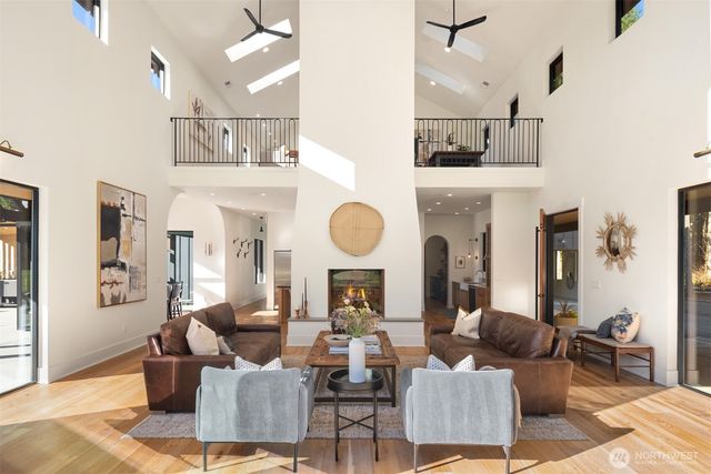 33310 NE 95th Place, Carnation, WA 98014