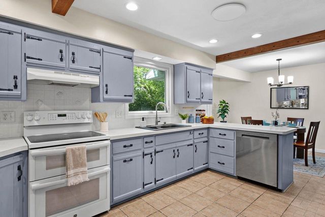 10 STONECREST Circle, Madison, WI 53717