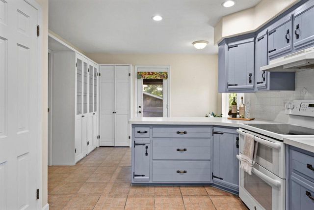 10 STONECREST Circle, Madison, WI 53717