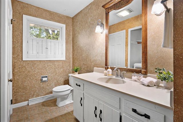 10 STONECREST Circle, Madison, WI 53717