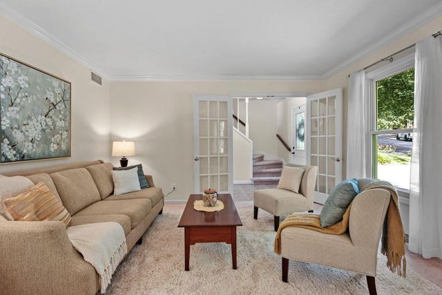 10 STONECREST Circle, Madison, WI 53717