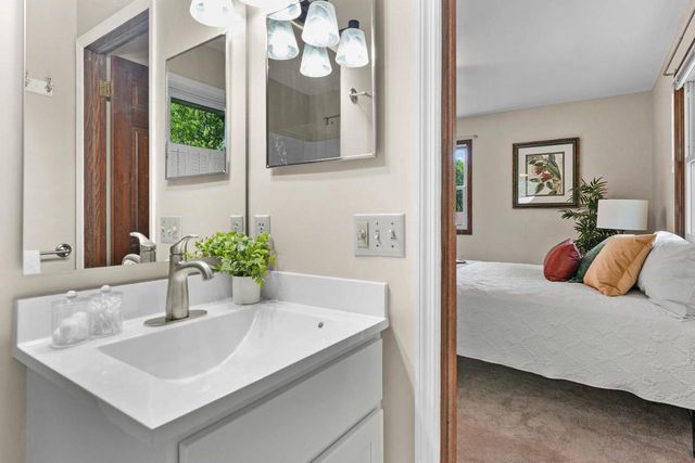 10 STONECREST Circle, Madison, WI 53717