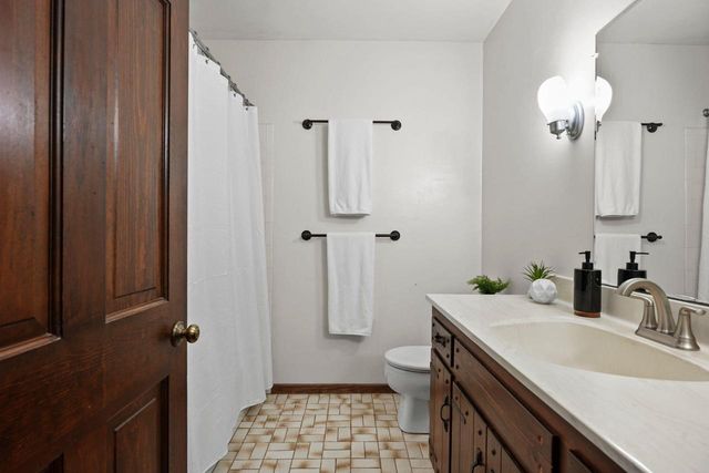 10 STONECREST Circle, Madison, WI 53717