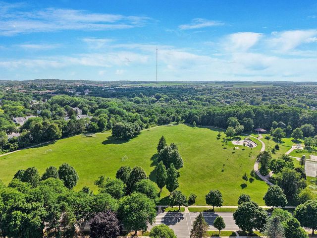 10 STONECREST Circle, Madison, WI 53717