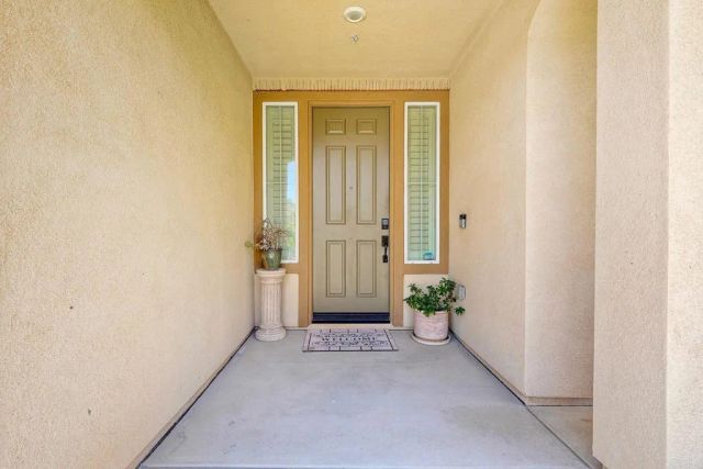 2071 Wagon Wheel Court, Escondido, CA 92026
