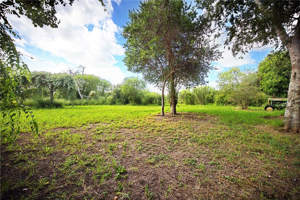 14652 Fm 1945, Sinton, TX 78387 — exterior