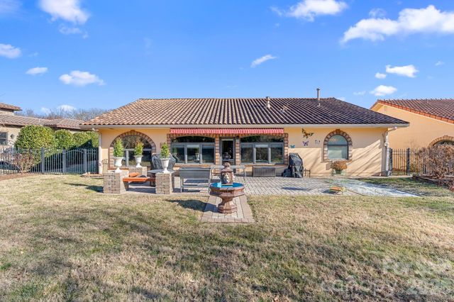 19 Pacifico Drive, Asheville, NC 28806