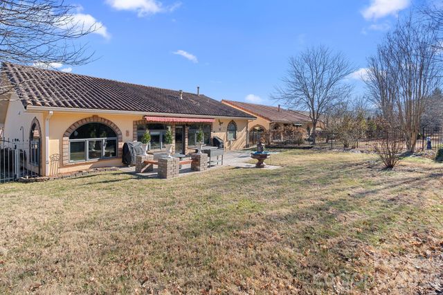 19 Pacifico Drive, Asheville, NC 28806