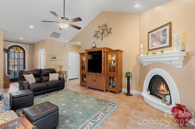 19 Pacifico Drive, Asheville, NC 28806