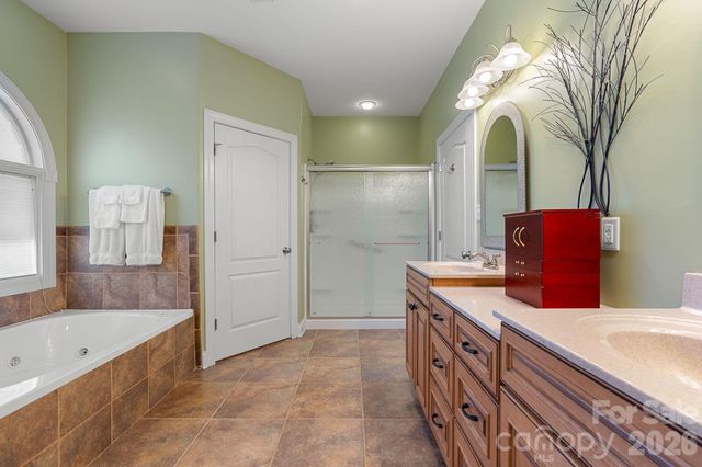 19 Pacifico Drive, Asheville, NC 28806