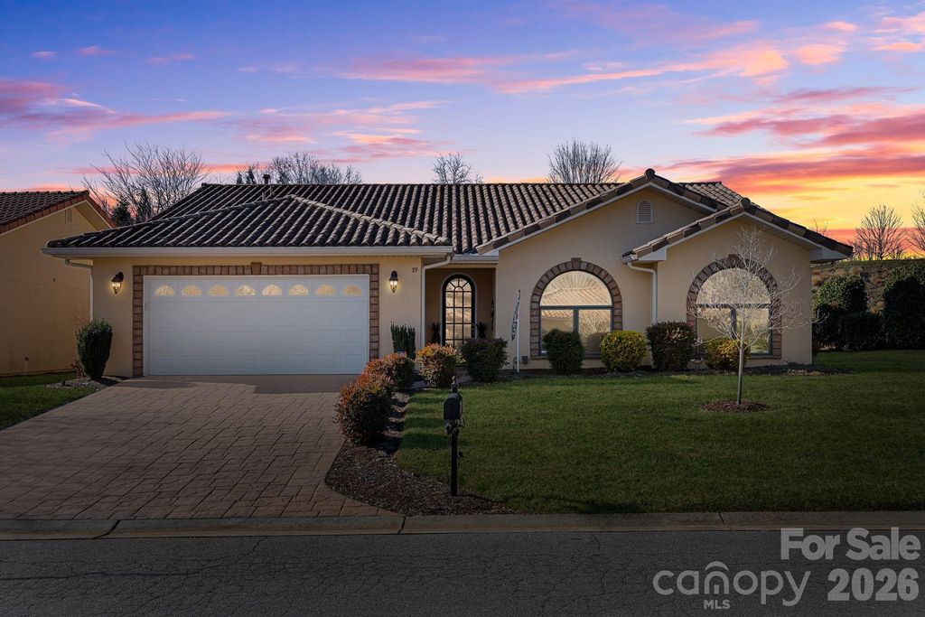19 Pacifico Drive, Asheville, NC 28806