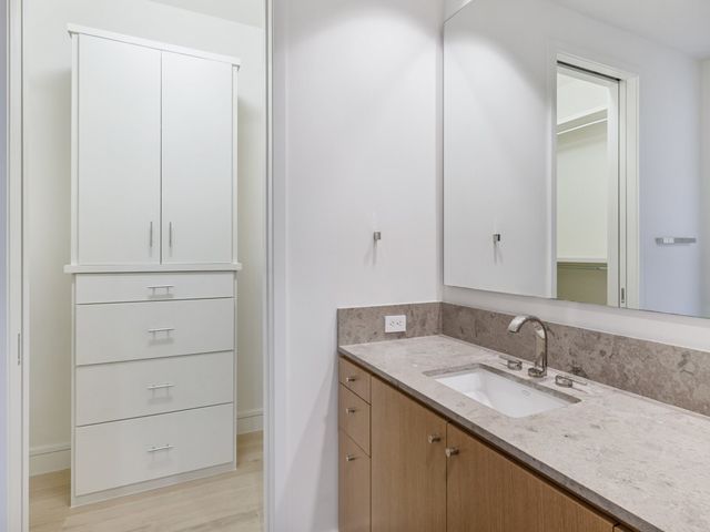 2408 Victory Park Lane 1036, Dallas, TX 75219