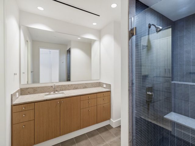 2408 Victory Park Lane 1036, Dallas, TX 75219