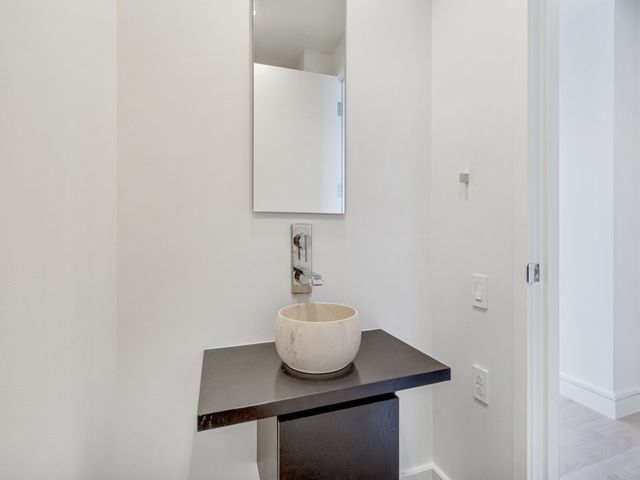 2408 Victory Park Lane 1036, Dallas, TX 75219