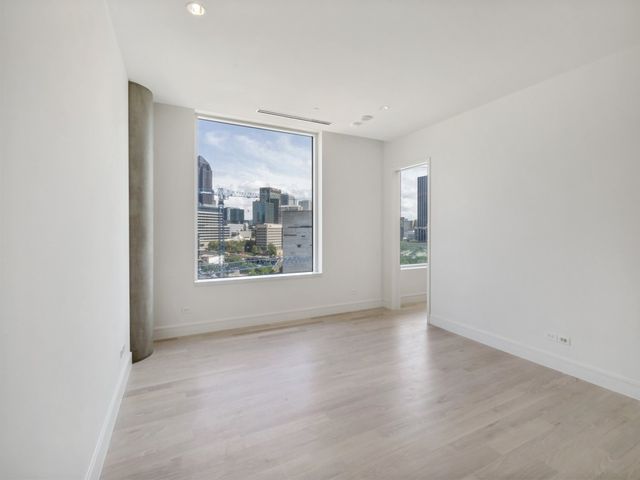 2408 Victory Park Lane 1036, Dallas, TX 75219