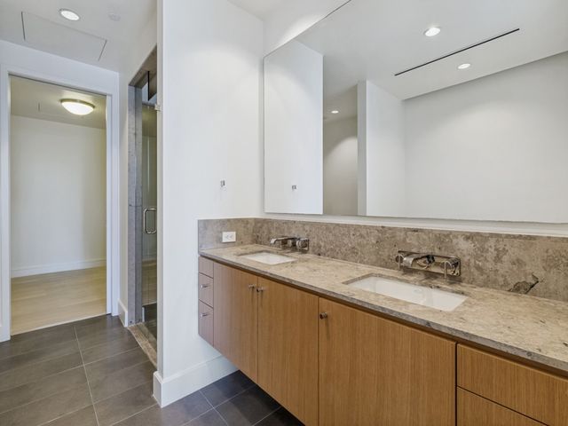 2408 Victory Park Lane 1036, Dallas, TX 75219
