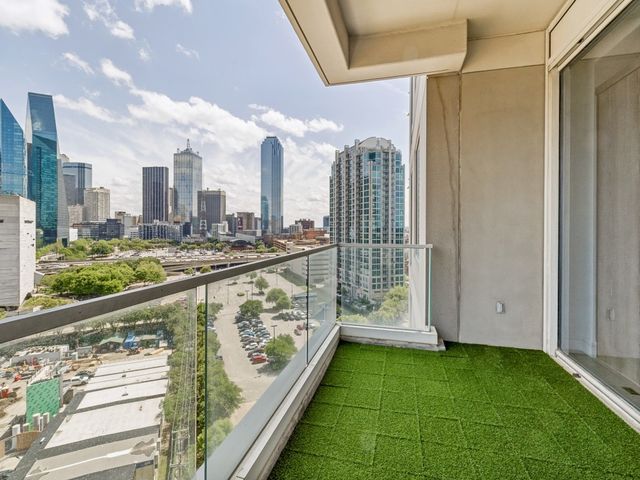 2408 Victory Park Lane 1036, Dallas, TX 75219