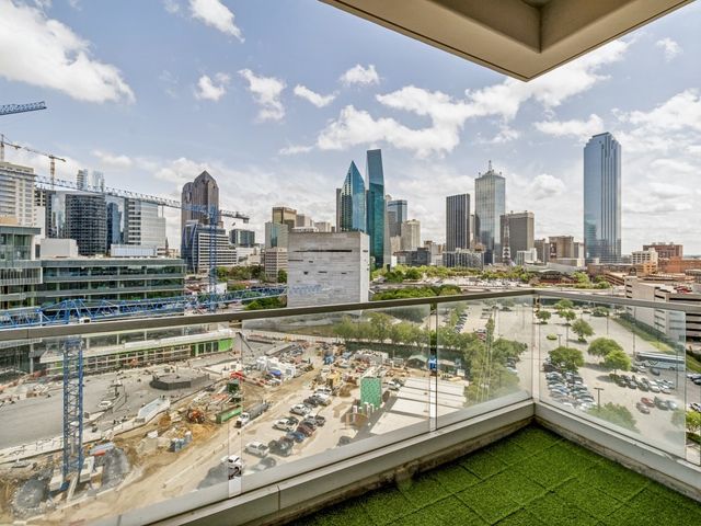 2408 Victory Park Lane 1036, Dallas, TX 75219
