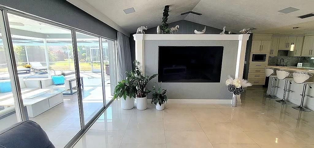 Image 11 of property listing at 1840 FLAMETREE LANE, Venice, FL 34293