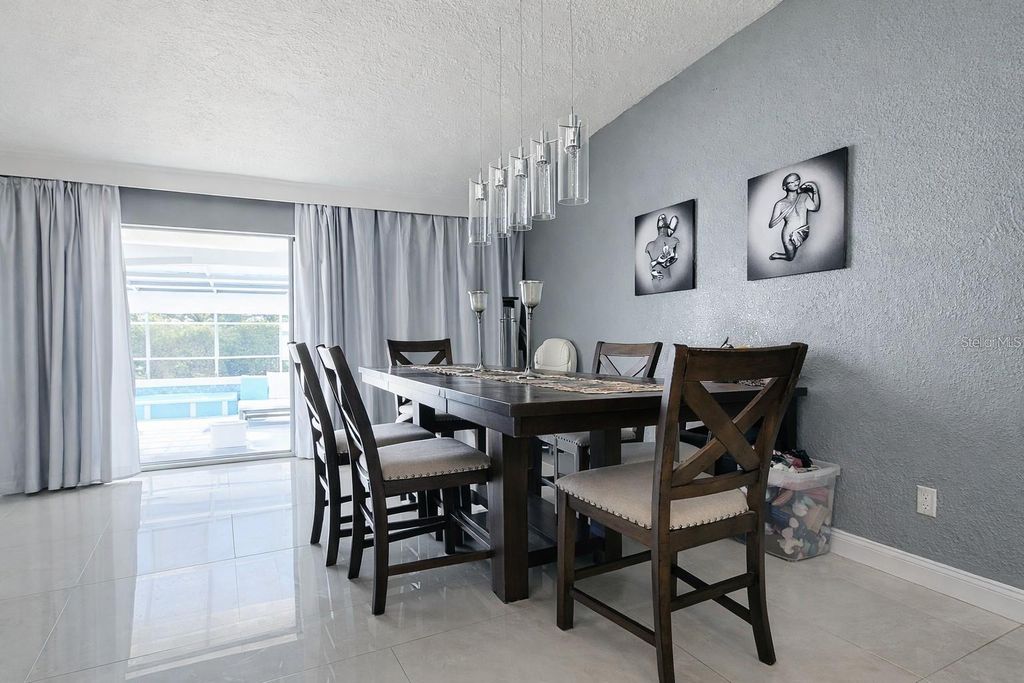 Image 12 of property listing at 1840 FLAMETREE LANE, Venice, FL 34293