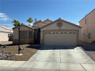 7642 Plunging Falls Drive, Las Vegas, NV 89131